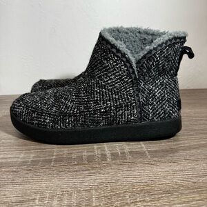 NWOT Sanuk Cush N’ Blaze Ankle Tweed Chukka Booties size 9